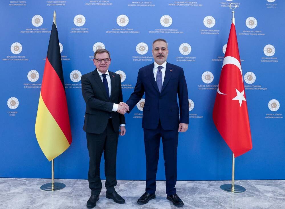 Turkish FM urges end to Lebanon airstrikes