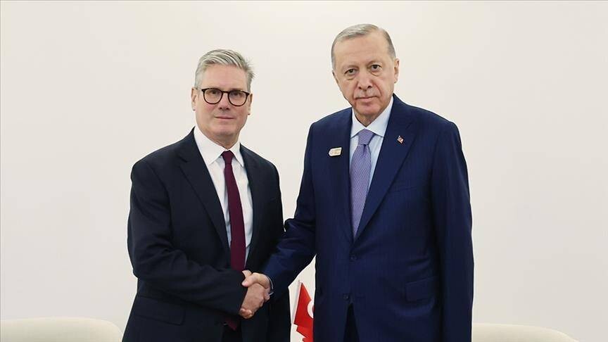 Erdogan Recibe al Primer Ministro del Reino Unido Keir Starmer en Ankara