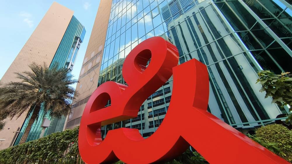 E And Enterprise приобретает Glass House в сделке на $60 миллионов