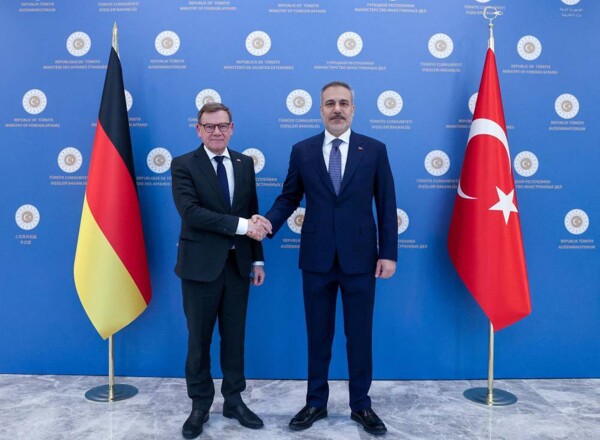 Turkish FM urges end to Lebanon airstrikes