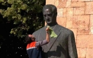 Муниципалитет Сиваса уволил чиновника из-за инцидента с уборкой