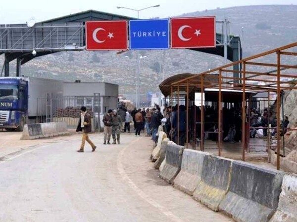Turkey and Iran Suspend Border Crossings