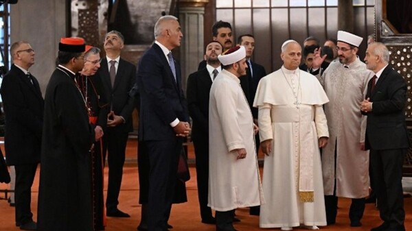 Pope Leo XIV Visits Istanbul Mosques and Churches for Interreligious Dialogue
